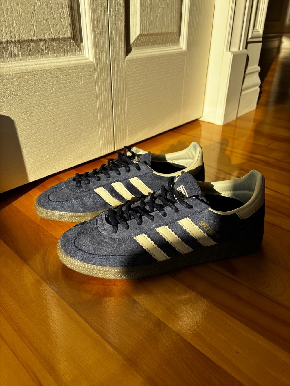 Adidas Spezial Navy/Blue - Men’s 9 / Women’s 10 Excellent condition